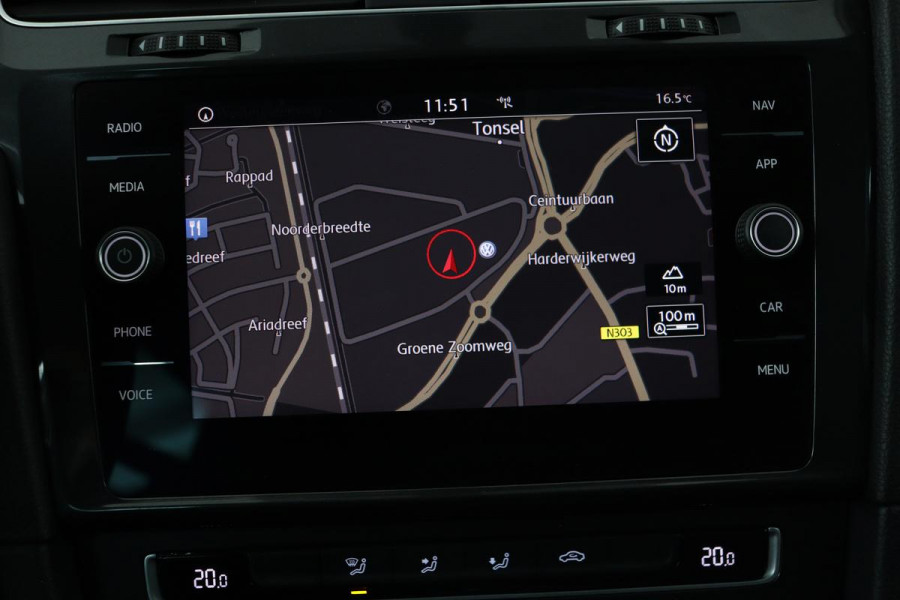 Volkswagen Golf 1.6 TDI Comfortline | Trekhaak | Carplay | Adaptive cruise | Navigatie | Climate control | Parkeerhulp | LED | Bluetooth | Regen-/lichtsensor