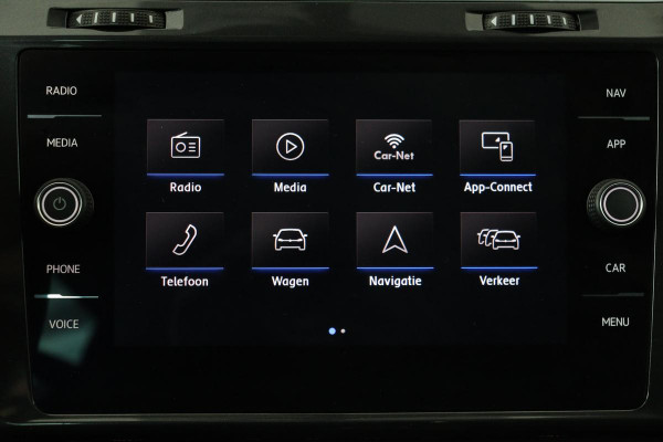 Volkswagen Golf 1.6 TDI Comfortline | Trekhaak | Carplay | Adaptive cruise | Navigatie | Climate control | Parkeerhulp | LED | Bluetooth | Regen-/lichtsensor