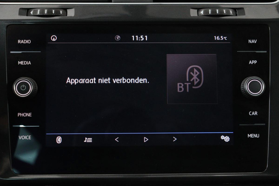 Volkswagen Golf 1.6 TDI Comfortline | Trekhaak | Carplay | Adaptive cruise | Navigatie | Climate control | Parkeerhulp | LED | Bluetooth | Regen-/lichtsensor