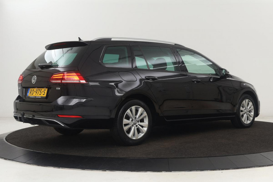 Volkswagen Golf 1.6 TDI Comfortline | Trekhaak | Carplay | Adaptive cruise | Navigatie | Climate control | Parkeerhulp | LED | Bluetooth | Regen-/lichtsensor