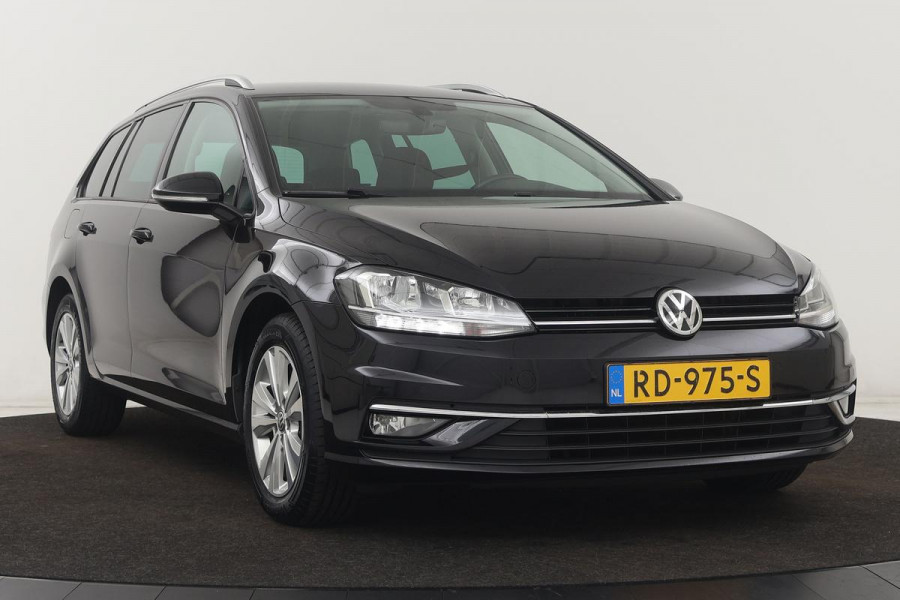 Volkswagen Golf 1.6 TDI Comfortline | Trekhaak | Carplay | Adaptive cruise | Navigatie | Climate control | Parkeerhulp | LED | Bluetooth | Regen-/lichtsensor