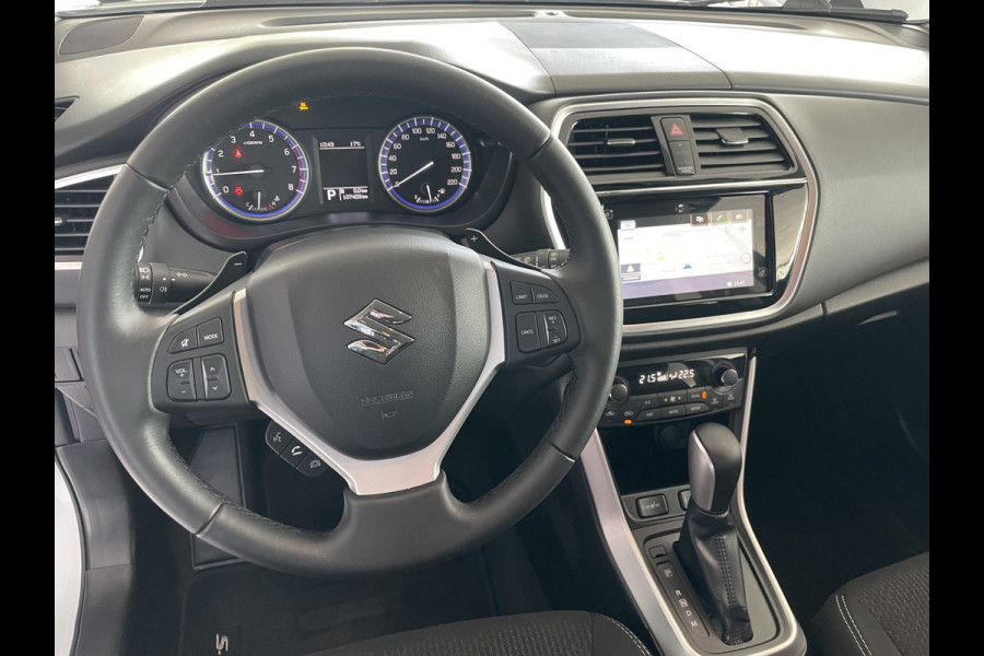 Suzuki S-Cross 1.0 Boosterjet Exclusive Climate control - Cruise control - Navi - Parkeersensoren V+A - A-uitrijcamera - MFL-stuurwiel - Apple carplay/Android auto - Mistlampen voor- LMV 17"- Ramen E-V+A - Spiegels E-Verstel en ver
