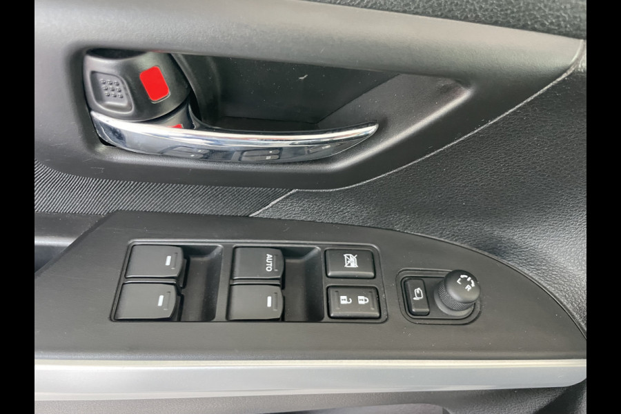 Suzuki S-Cross 1.0 Boosterjet Exclusive Climate control - Cruise control - Navi - Parkeersensoren V+A - A-uitrijcamera - MFL-stuurwiel - Apple carplay/Android auto - Mistlampen voor- LMV 17"- Ramen E-V+A - Spiegels E-Verstel en ver