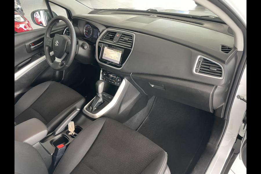 Suzuki S-Cross 1.0 Boosterjet Exclusive Climate control - Cruise control - Navi - Parkeersensoren V+A - A-uitrijcamera - MFL-stuurwiel - Apple carplay/Android auto - Mistlampen voor- LMV 17"- Ramen E-V+A - Spiegels E-Verstel en ver