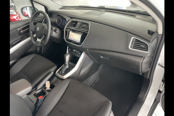 Suzuki S-Cross 1.0 Boosterjet Exclusive Climate control - Cruise control - Navi - Parkeersensoren V+A - A-uitrijcamera - MFL-stuurwiel - Apple carplay/Android auto - Mistlampen voor- LMV 17"- Ramen E-V+A - Spiegels E-Verstel en ver