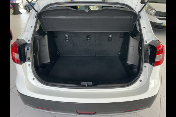 Suzuki S-Cross 1.0 Boosterjet Exclusive Climate control - Cruise control - Navi - Parkeersensoren V+A - A-uitrijcamera - MFL-stuurwiel - Apple carplay/Android auto - Mistlampen voor- LMV 17"- Ramen E-V+A - Spiegels E-Verstel en ver