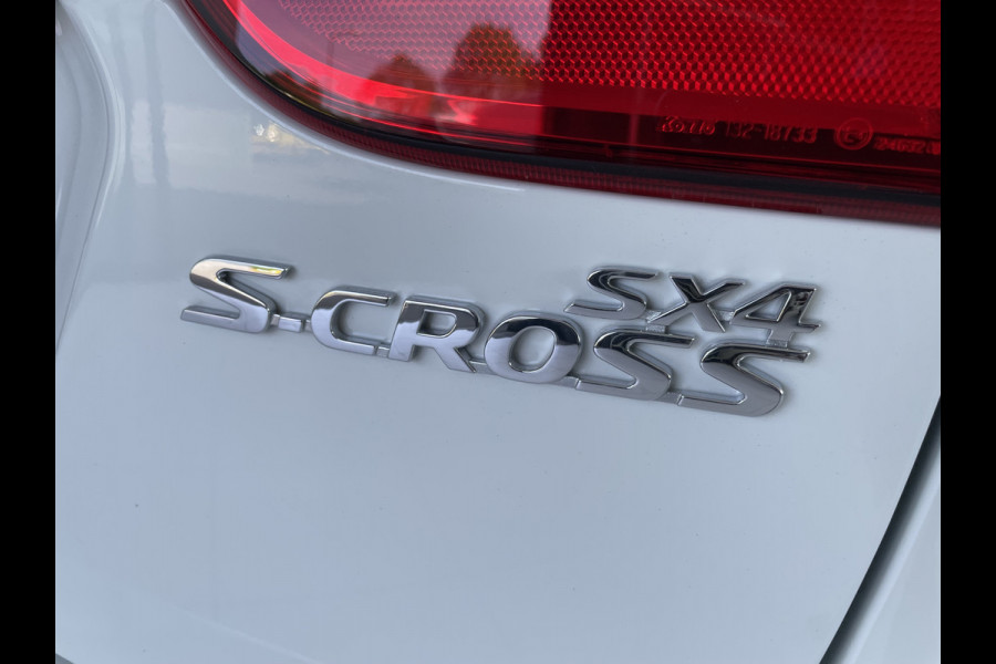 Suzuki S-Cross 1.0 Boosterjet Exclusive Climate control - Cruise control - Navi - Parkeersensoren V+A - A-uitrijcamera - MFL-stuurwiel - Apple carplay/Android auto - Mistlampen voor- LMV 17"- Ramen E-V+A - Spiegels E-Verstel en ver