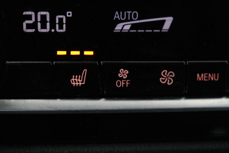 BMW 5 Serie 530i M Sport | Panoramadak | Adaptive cruise | Stoel & stuurverwarming | Head-Up | Trekhaak | Laserlight | Sfeerverlichting | Carplay | Nappaleder | Navigatie | Memory | Camera | Live Cockpit