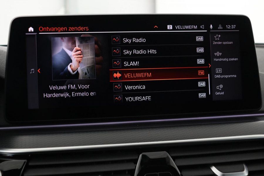 BMW 5 Serie 530i M Sport | Panoramadak | Adaptive cruise | Stoel & stuurverwarming | Head-Up | Trekhaak | Laserlight | Sfeerverlichting | Carplay | Nappaleder | Navigatie | Memory | Camera | Live Cockpit