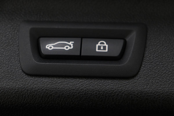 BMW 5 Serie 530i M Sport | Panoramadak | Adaptive cruise | Stoel & stuurverwarming | Head-Up | Trekhaak | Laserlight | Sfeerverlichting | Carplay | Nappaleder | Navigatie | Memory | Camera | Live Cockpit