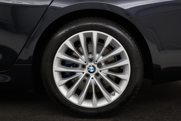 BMW 5 Serie 530i M Sport | Panoramadak | Adaptive cruise | Stoel & stuurverwarming | Head-Up | Trekhaak | Laserlight | Sfeerverlichting | Carplay | Nappaleder | Navigatie | Memory | Camera | Live Cockpit
