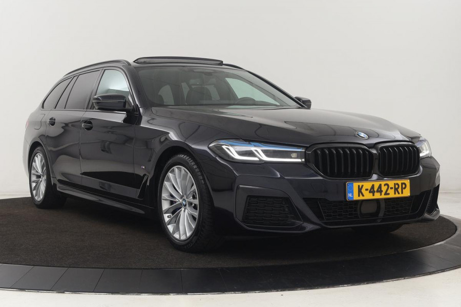BMW 5 Serie 530i M Sport | Panoramadak | Adaptive cruise | Stoel & stuurverwarming | Head-Up | Trekhaak | Laserlight | Sfeerverlichting | Carplay | Nappaleder | Navigatie | Memory | Camera | Live Cockpit