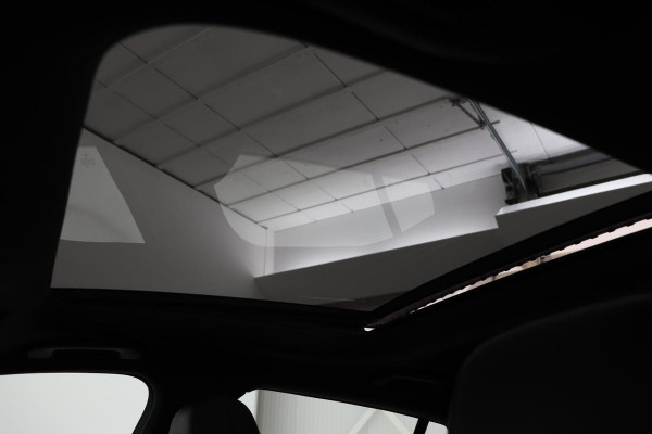 Mercedes-Benz CLA-Klasse Shooting Brake 180 AMG | Panoramadak | Carplay | Stoelverwarming | Camera | Leder/Alcantara | Full LED | Navigatie | Park Assist | Cruise control