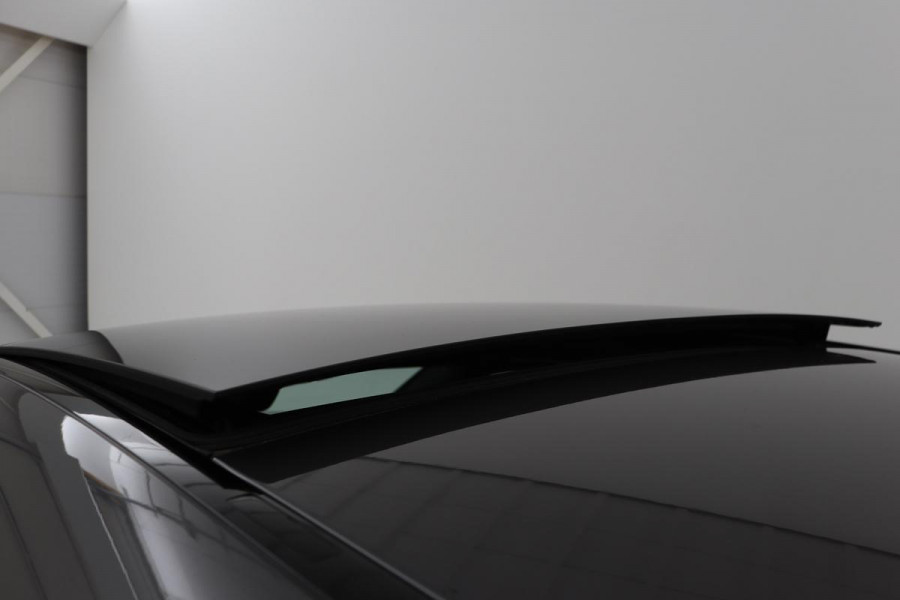 Mercedes-Benz CLA-Klasse Shooting Brake 180 AMG | Panoramadak | Carplay | Stoelverwarming | Camera | Leder/Alcantara | Full LED | Navigatie | Park Assist | Cruise control