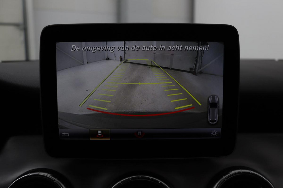 Mercedes-Benz CLA-Klasse Shooting Brake 180 AMG | Panoramadak | Carplay | Stoelverwarming | Camera | Leder/Alcantara | Full LED | Navigatie | Park Assist | Cruise control