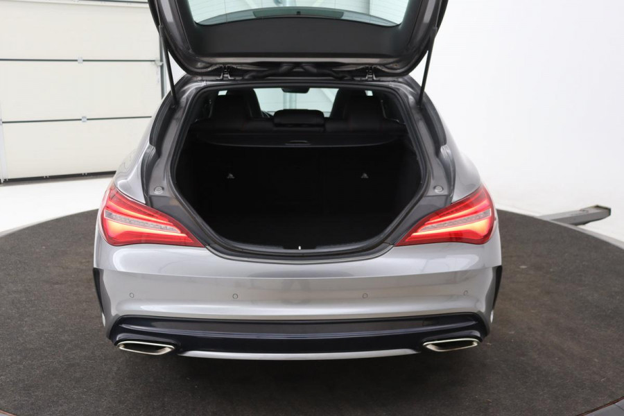 Mercedes-Benz CLA-Klasse Shooting Brake 180 AMG | Panoramadak | Carplay | Stoelverwarming | Camera | Leder/Alcantara | Full LED | Navigatie | Park Assist | Cruise control