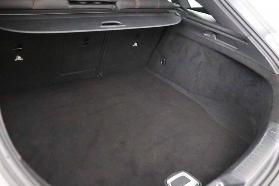 Mercedes-Benz CLA-Klasse Shooting Brake 180 AMG | Panoramadak | Carplay | Stoelverwarming | Camera | Leder/Alcantara | Full LED | Navigatie | Park Assist | Cruise control