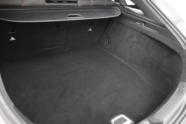 Mercedes-Benz CLA-Klasse Shooting Brake 180 AMG | Panoramadak | Carplay | Stoelverwarming | Camera | Leder/Alcantara | Full LED | Navigatie | Park Assist | Cruise control