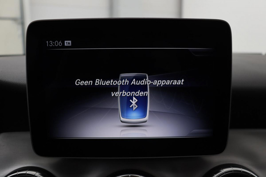 Mercedes-Benz CLA-Klasse Shooting Brake 180 AMG | Panoramadak | Carplay | Stoelverwarming | Camera | Leder/Alcantara | Full LED | Navigatie | Park Assist | Cruise control