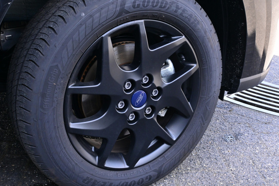 Ford Transit Custom Trend 320L DC L2 2.0 TDCI 150 pk LED, ACC, 2 Schuifdeuren, Navigatie, Camera
