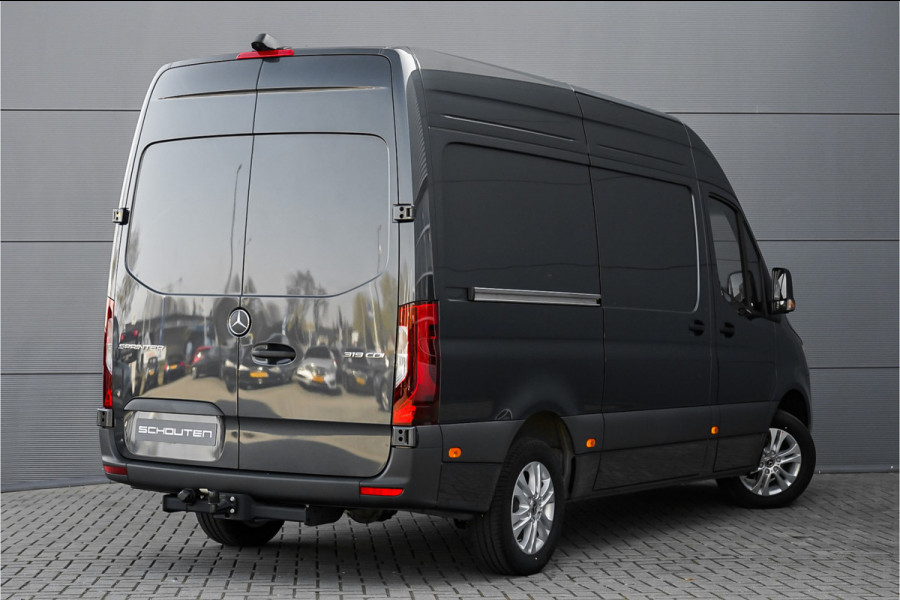Mercedes-Benz Sprinter 319 1.9 CDI L2H2 RWD Distronic Camera LED Navi Trekhaak 3.5T
