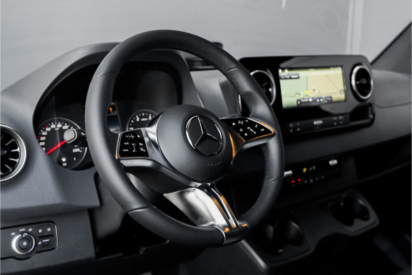 Mercedes-Benz Sprinter 319 1.9 CDI L2H2 RWD Distronic Camera LED Navi Trekhaak 3.5T