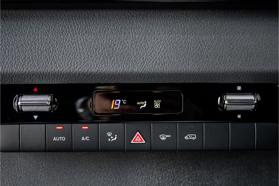 Mercedes-Benz Sprinter 319 1.9 CDI L2H2 RWD Distronic Camera LED Navi Trekhaak 3.5T