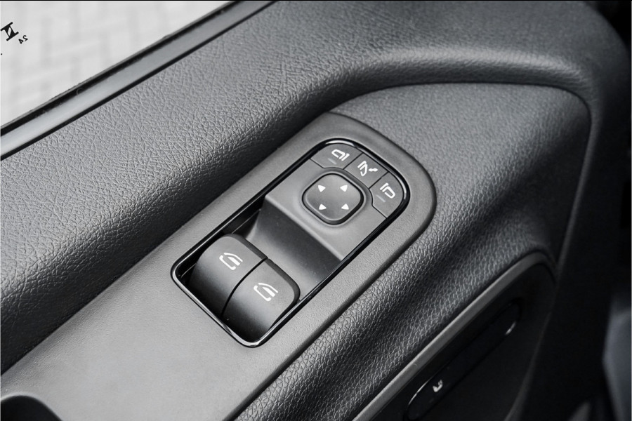 Mercedes-Benz Sprinter 319 1.9 CDI L2H2 RWD Distronic Camera LED Navi Trekhaak 3.5T