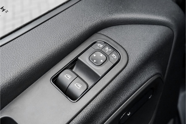 Mercedes-Benz Sprinter 319 1.9 CDI L2H2 RWD Distronic Camera LED Navi Trekhaak 3.5T