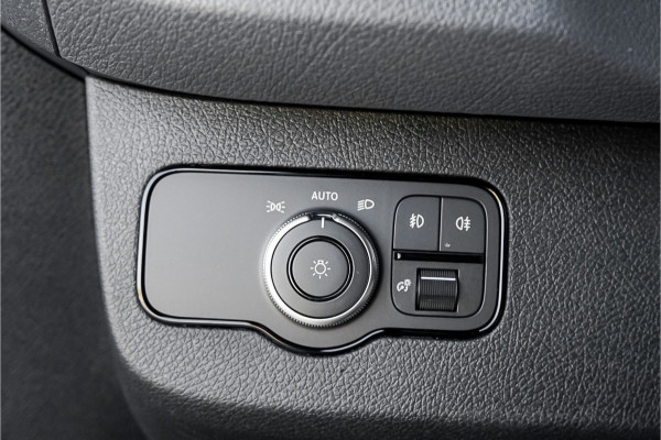 Mercedes-Benz Sprinter 319 1.9 CDI L2H2 RWD Distronic Camera LED Navi Trekhaak 3.5T