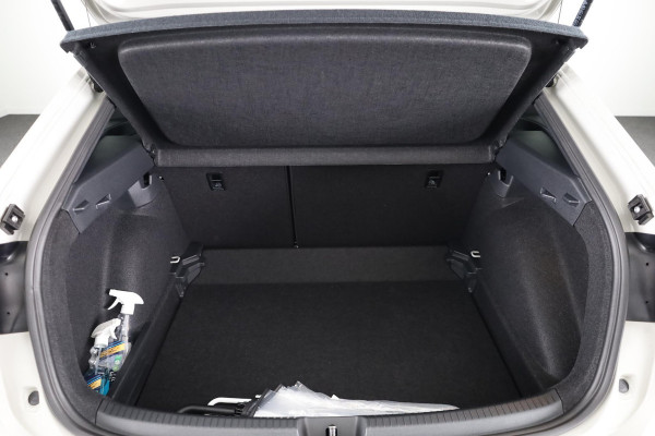 Volkswagen Taigo 1.0 TSI R-Line Edition 116 PK | Automaat (DSG) | Panoramadak | Black style pakket | Camera | Keyless entry | Led matrix