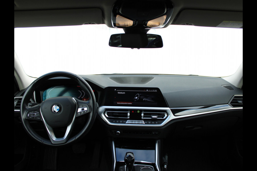 BMW 3-serie 320i Executive Edition NL AUTO | STOELVERW | CARPLAY |