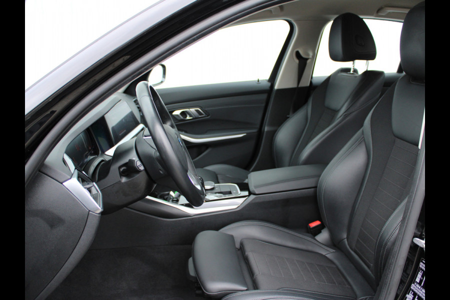 BMW 3-serie 320i Executive Edition NL AUTO | STOELVERW | CARPLAY |