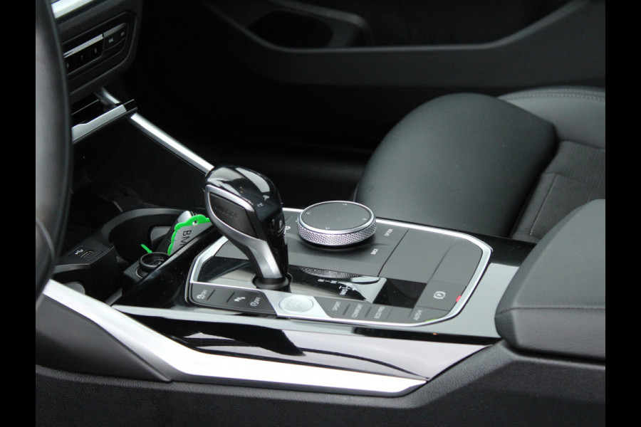 BMW 3-serie 320i Executive Edition NL AUTO | STOELVERW | CARPLAY |