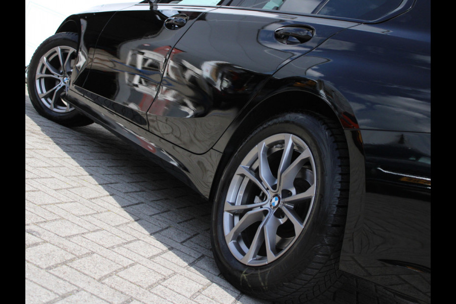 BMW 3-serie 320i Executive Edition NL AUTO | STOELVERW | CARPLAY |