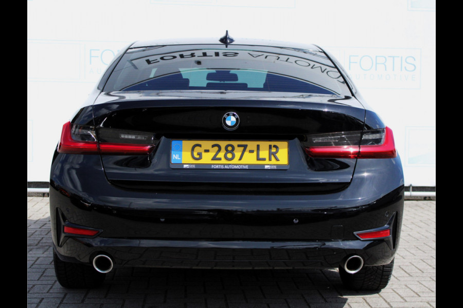 BMW 3-serie 320i Executive Edition NL AUTO | STOELVERW | CARPLAY |