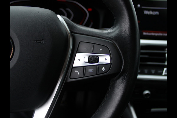 BMW 3-serie 320i Executive Edition NL AUTO | STOELVERW | CARPLAY |
