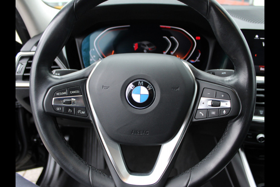 BMW 3-serie 320i Executive Edition NL AUTO | STOELVERW | CARPLAY |