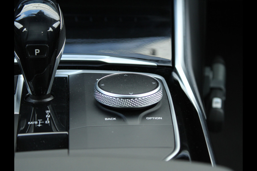 BMW 3-serie 320i Executive Edition NL AUTO | STOELVERW | CARPLAY |
