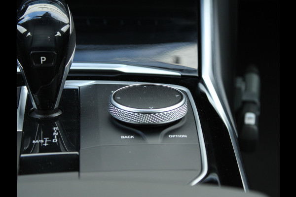 BMW 3-serie 320i Executive Edition NL AUTO | STOELVERW | CARPLAY |