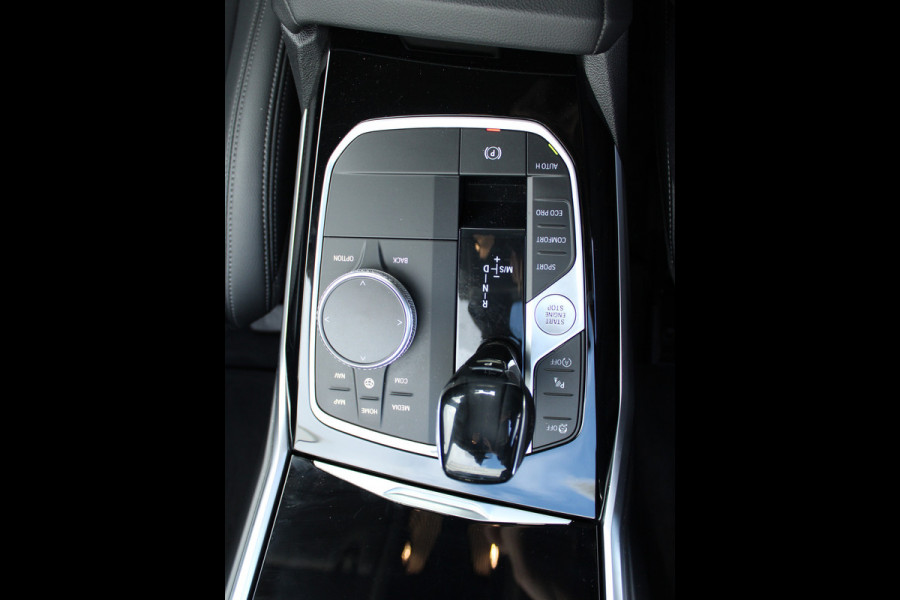 BMW 3-serie 320i Executive Edition NL AUTO | STOELVERW | CARPLAY |