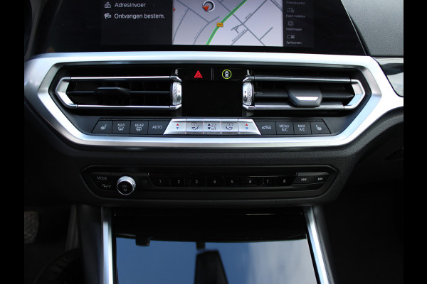 BMW 3-serie 320i Executive Edition NL AUTO | STOELVERW | CARPLAY |