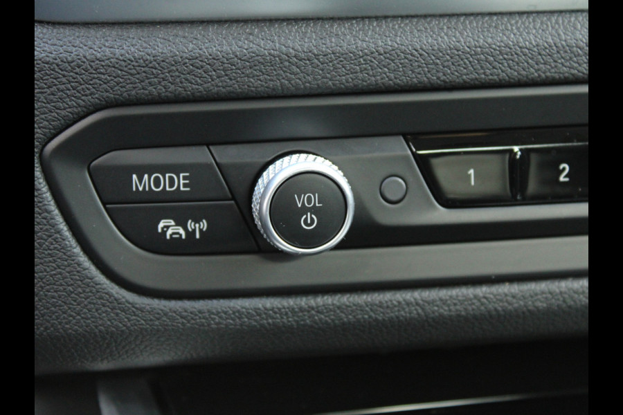 BMW 3-serie 320i Executive Edition NL AUTO | STOELVERW | CARPLAY |