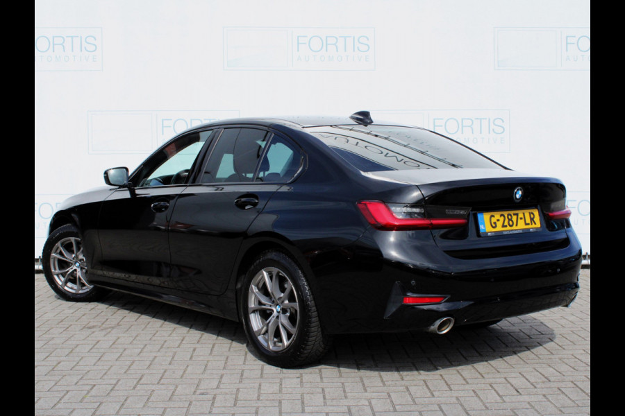 BMW 3-serie 320i Executive Edition NL AUTO | STOELVERW | CARPLAY |