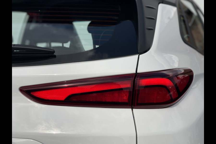 Hyundai Kona 1.6 GDI HEV Fashion | CarPlay | Camera | LED | Keyless | DAB+ | 18 inch