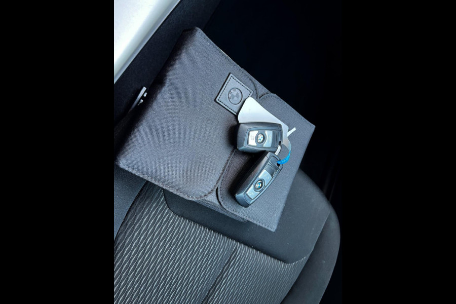 BMW 1-serie 118i Executive Navi_PDC)_Cruise_Clima_LED