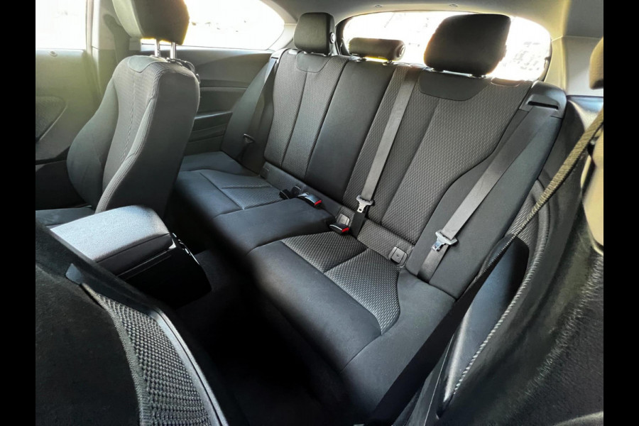 BMW 1-serie 118i Executive Navi_PDC)_Cruise_Clima_LED