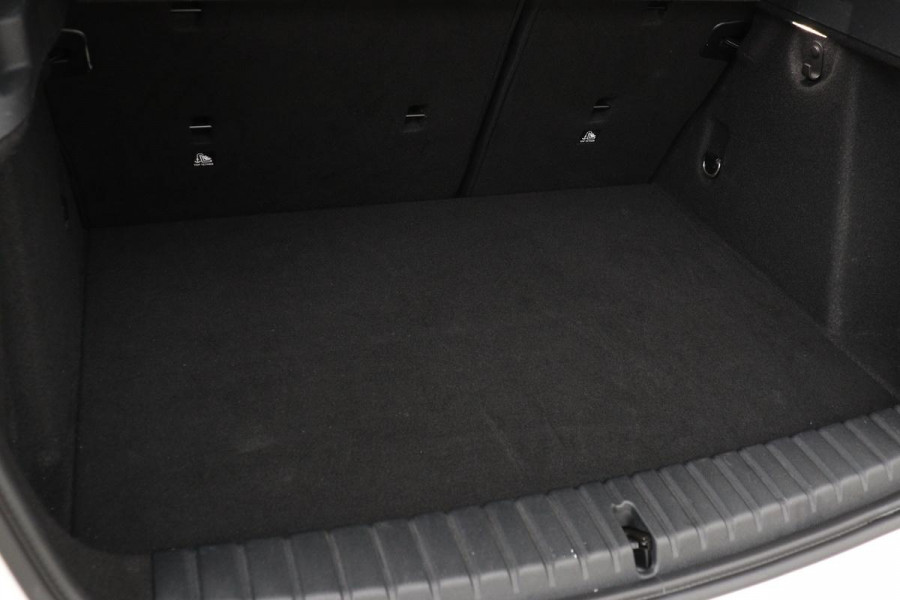 BMW 1-serie 118i Sport Line | Executive Edition | Half leder | Sportstoelen | Carplay | Full LED | Navigatie | PDC | DAB+ | Live Cockpit