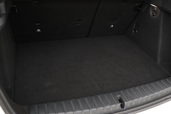 BMW 1-serie 118i Sport Line | Executive Edition | Half leder | Sportstoelen | Carplay | Full LED | Navigatie | PDC | DAB+ | Live Cockpit