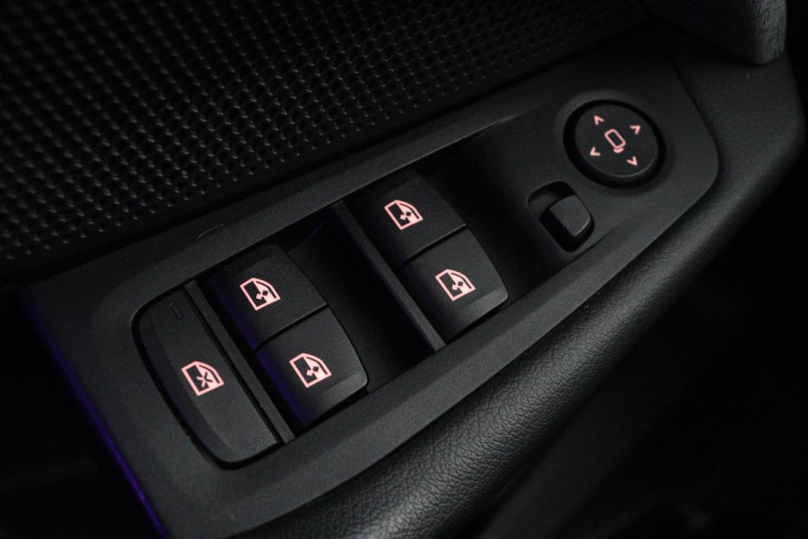 BMW 1-serie 118i Sport Line | Executive Edition | Half leder | Sportstoelen | Carplay | Full LED | Navigatie | PDC | DAB+ | Live Cockpit